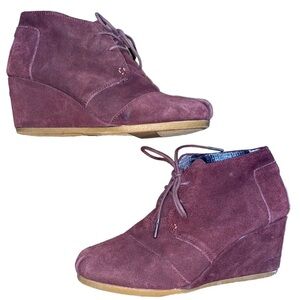 Tom’s lace up wedge ankle booties brown size 8 1/2